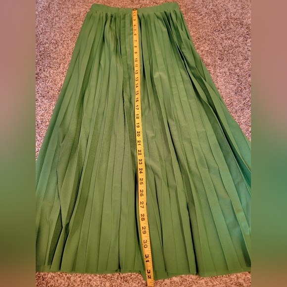 Love Poem green pleated skirt - Picture 7 of 9